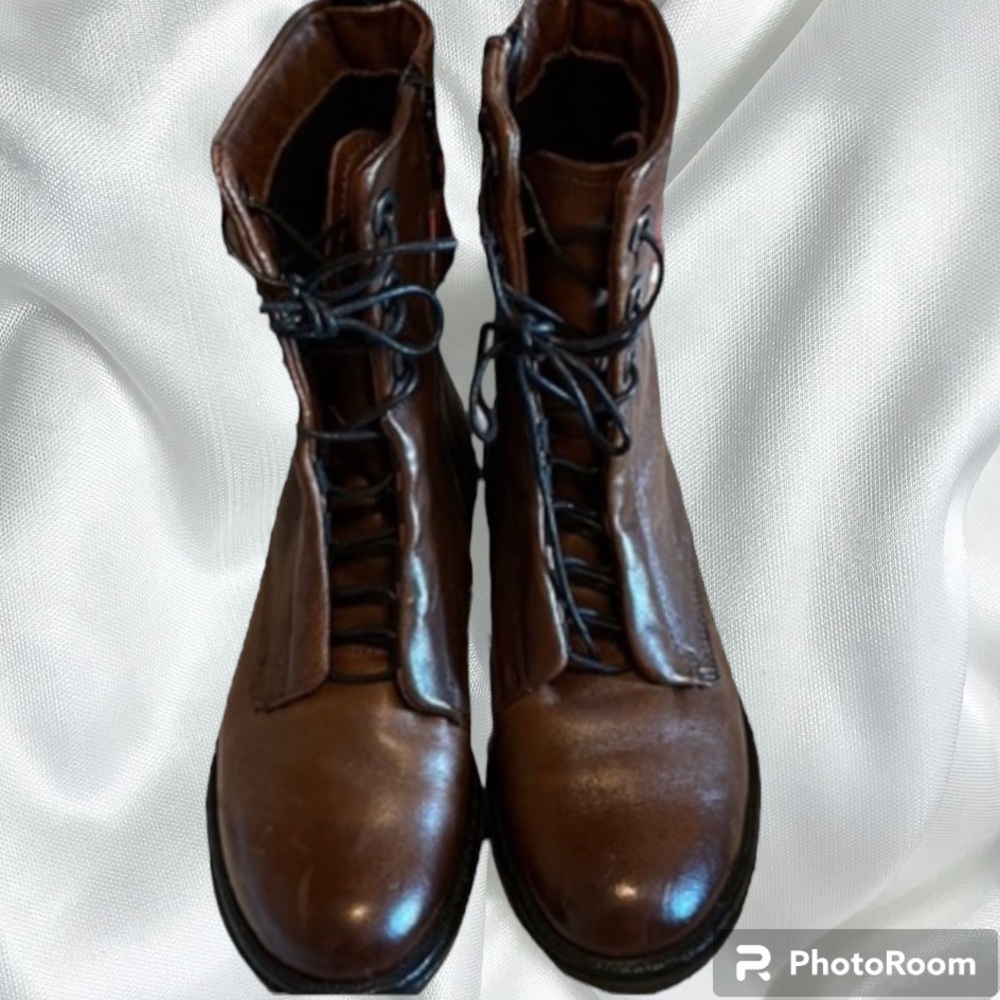 MJUS genuine Italian leather brown lace up booties size 36